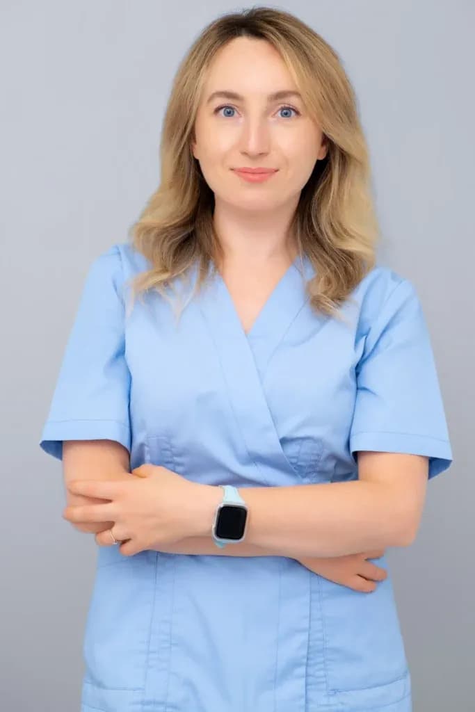 Dr. Ina Munteanu — Medic stomatolog – Specialist Protetică Dentară